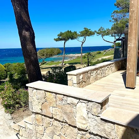 Maison Pied Dans L'eau Holiday home *